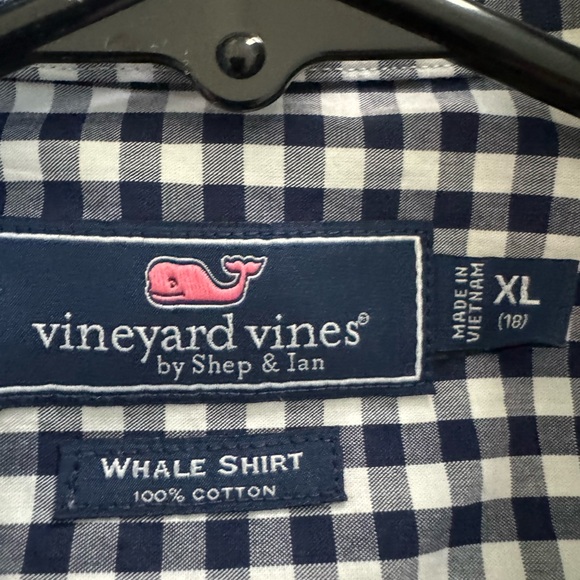 Vineyard Vines - 3 pack - Boys XL button down shirts - Picture 5 of 7